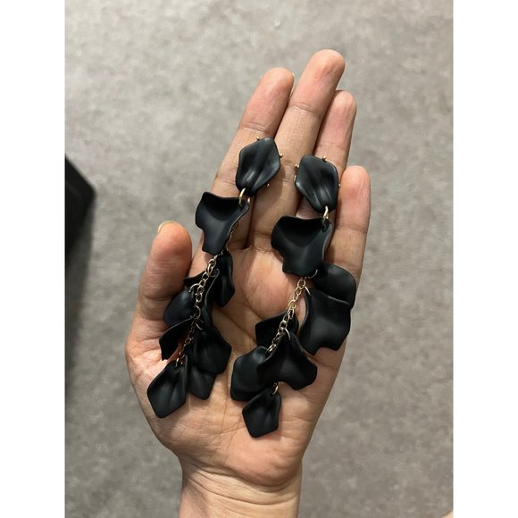 Black flower earrings , black leaf earrings , black acrylic earrings , large big - Picture 9 of 9